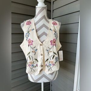 NWT- Vintage Embroidered Women’s Cream Vest With Vining Flowers Sz L